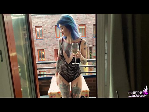 ❤️ Τρομερό κορίτσι ρουφάει και γαμάει παθιασμένα στους ανοιχτούς ουρανούς ❤ Απλά πορνό ❤